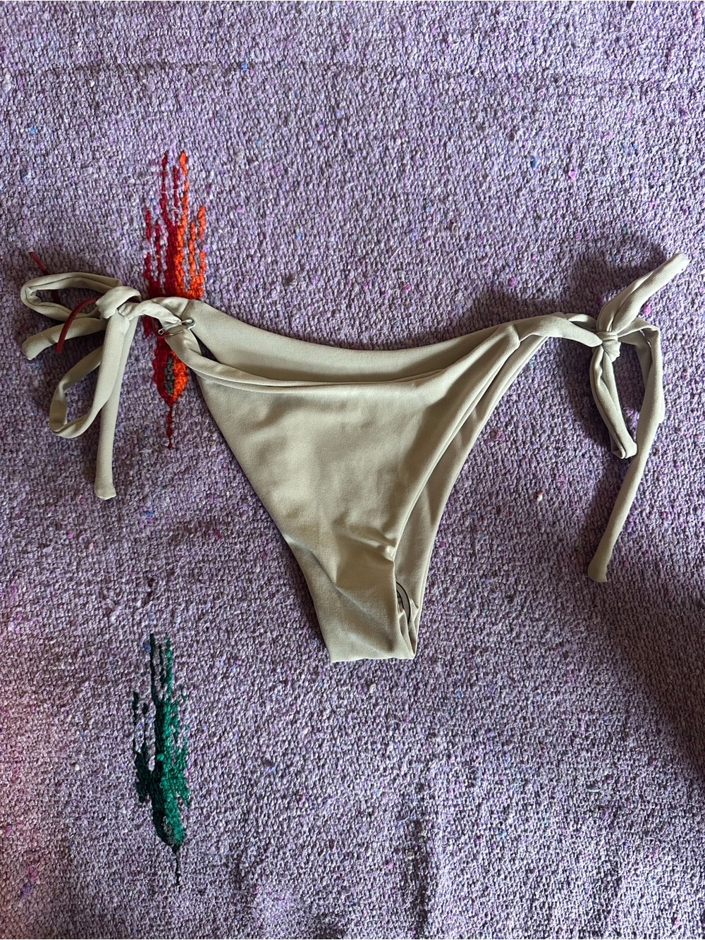 Women’s Booty Bikini Bottoms in Bone